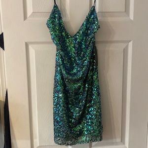 Women’s Lulus sparkly green mini dress